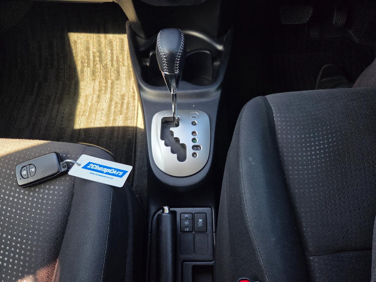 image-11, 2016 Toyota Vitz U at Christchurch