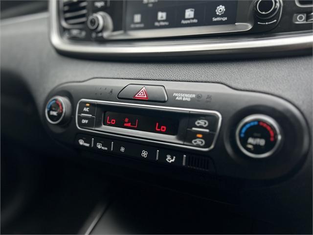 image-10, 2018 Kia Sorento EX 2.2DT WHITE at Christchurch
