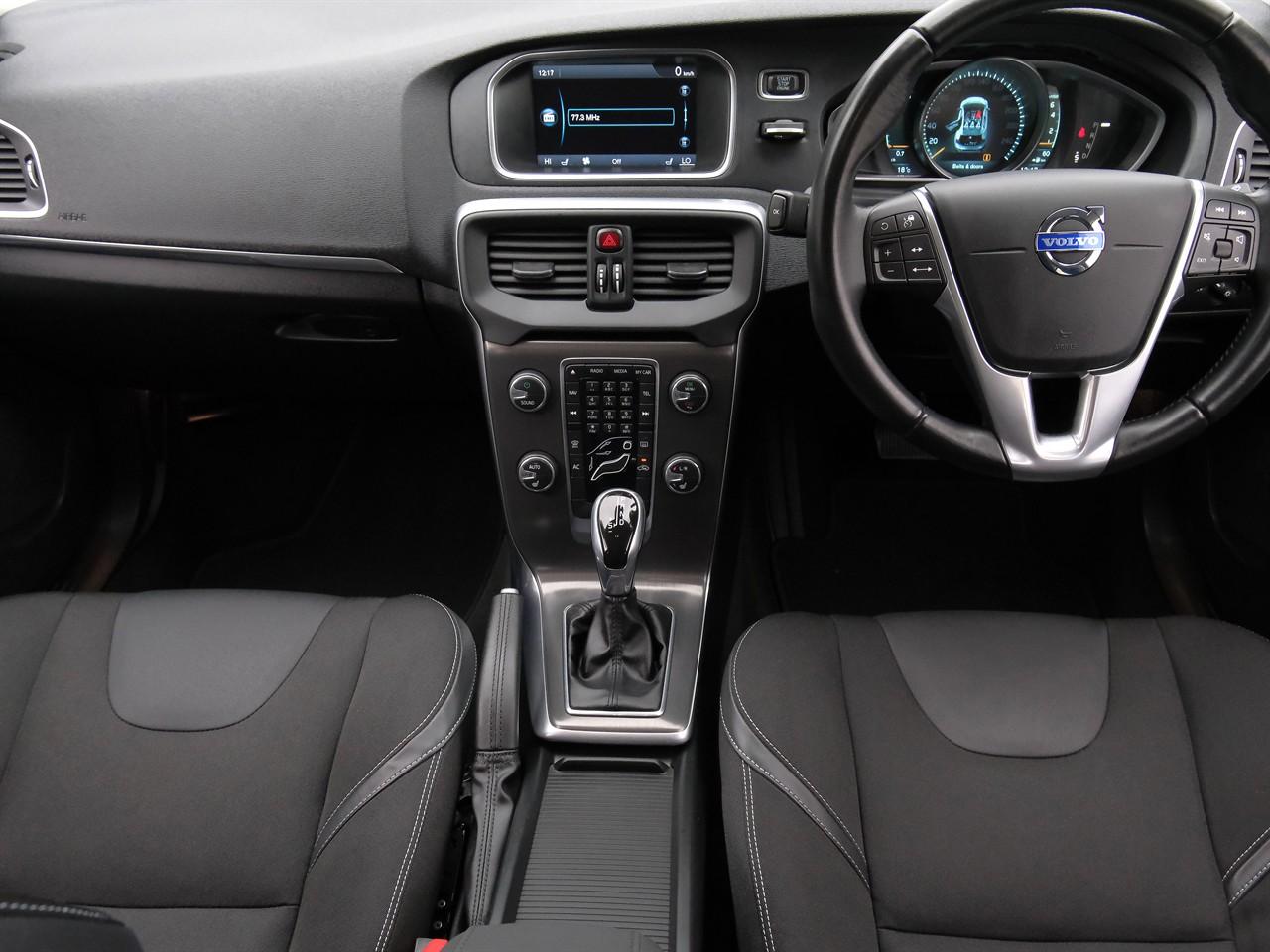 image-10, 2014 Volvo V40 T4 SE at Christchurch