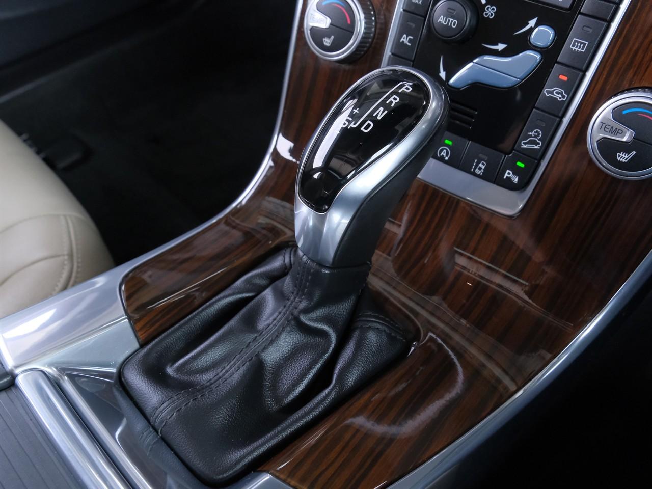 image-13, 2018 Volvo V60 T5 'Classic' at Christchurch