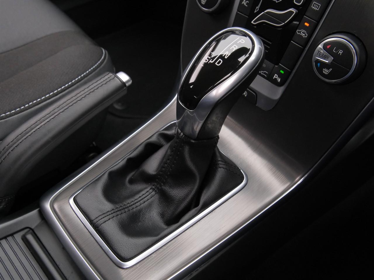 image-14, 2014 Volvo V40 T4 SE at Christchurch