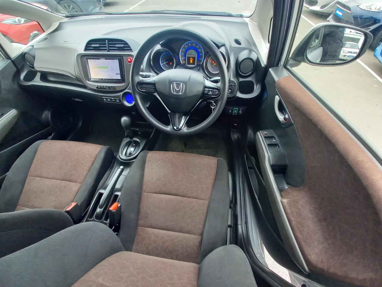 image-13, 2013 Honda Fit Jazz Shuttle Hybrid at Christchurch