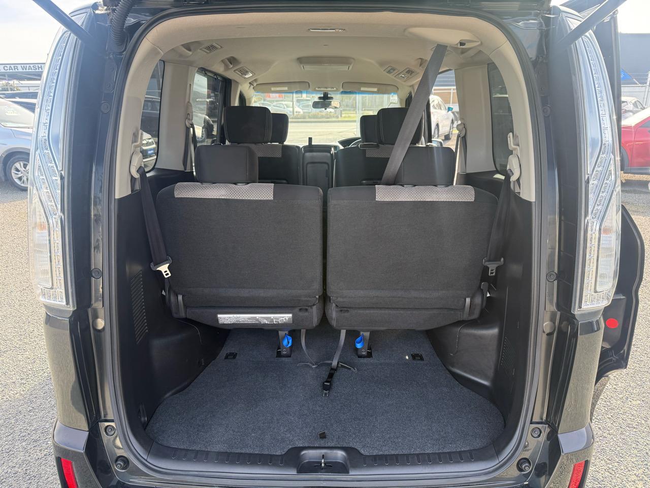 image-18, 2014 Nissan Serena Hybrid at Christchurch