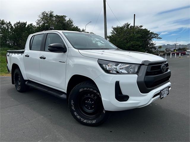 image-0, 2021 Toyota Hilux SR 2.8DT 6MT 4WD at Dunedin