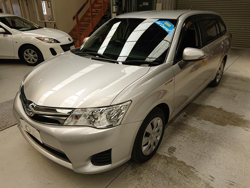 Toyota corolla fielder 2013