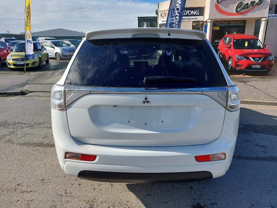 image-5, 2014 Mitsubishi Outlander PHEV at Gore