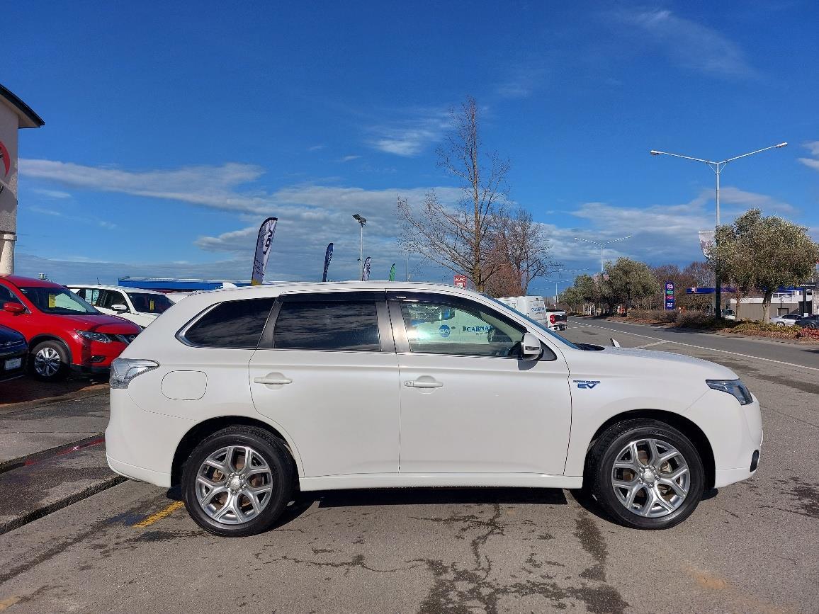 image-3, 2014 Mitsubishi Outlander PHEV at Gore