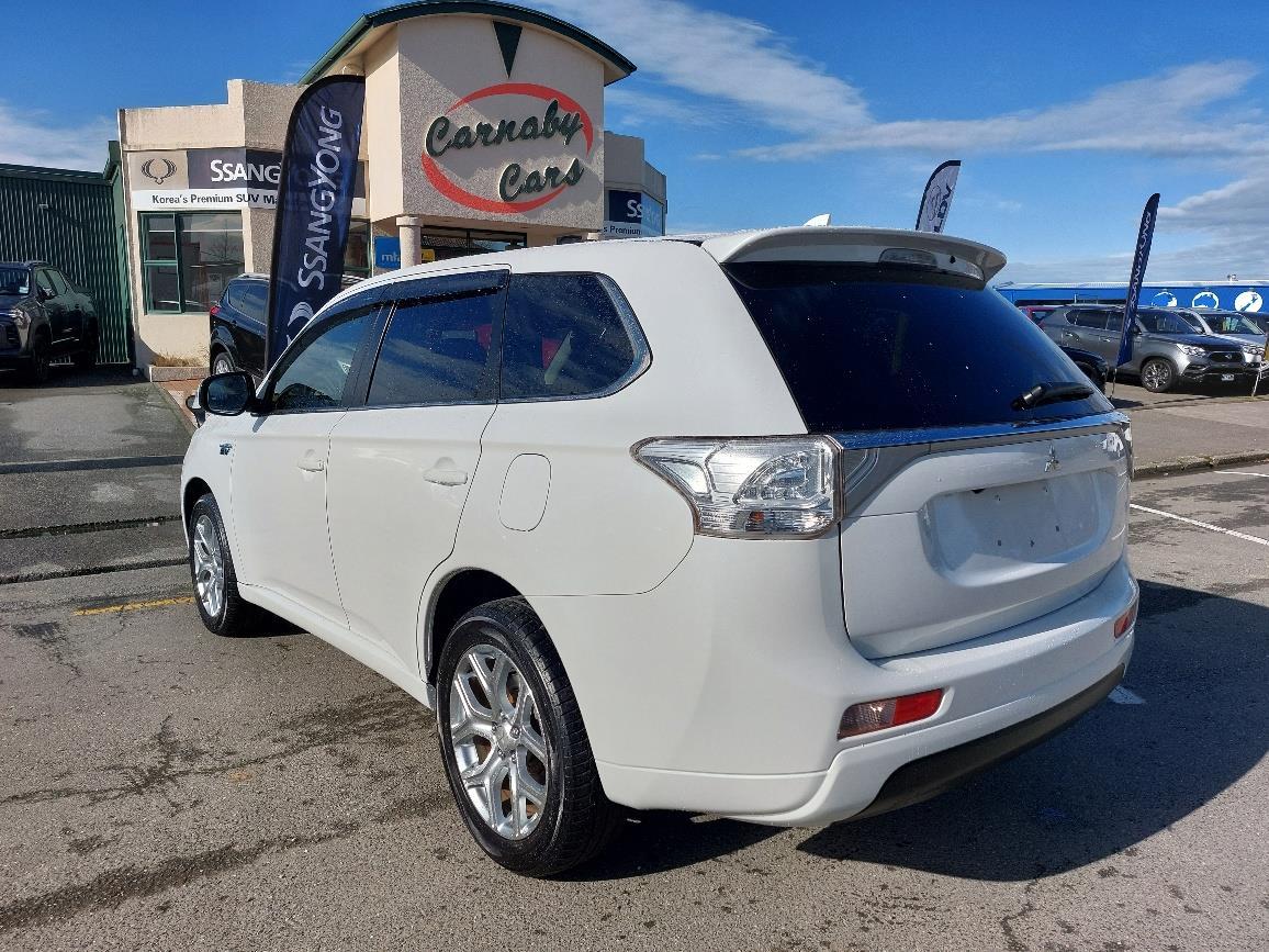 image-4, 2014 Mitsubishi Outlander PHEV at Gore