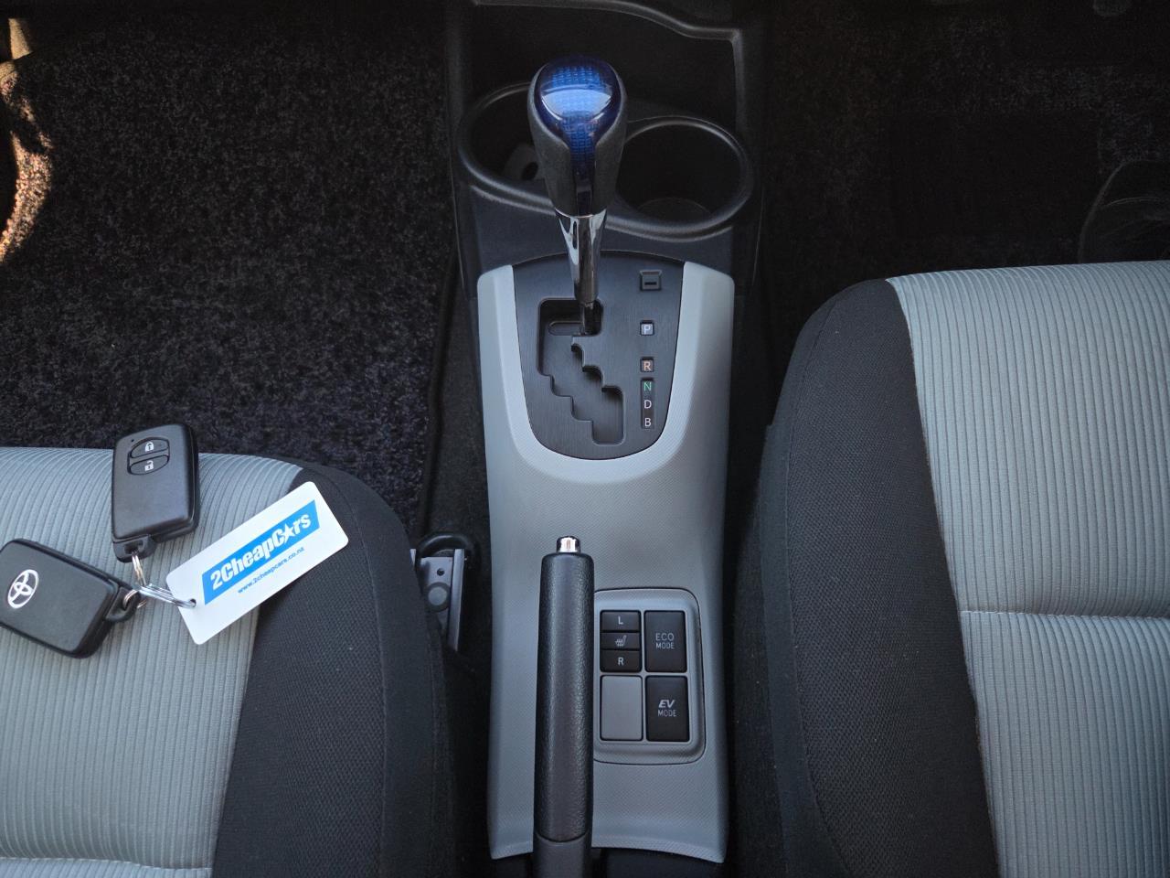 image-10, 2013 Toyota Aqua S at Christchurch