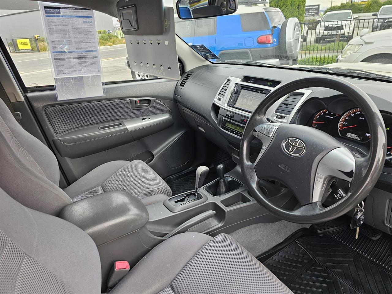 image-6, 2012 Toyota Hilux SR5 4WD 3.0TD DC 4A at Waimakariri