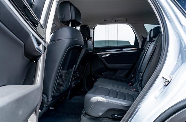image-9, 2020 Volkswagen Touareg V6 170Kw TDI 3.0D at Christchurch