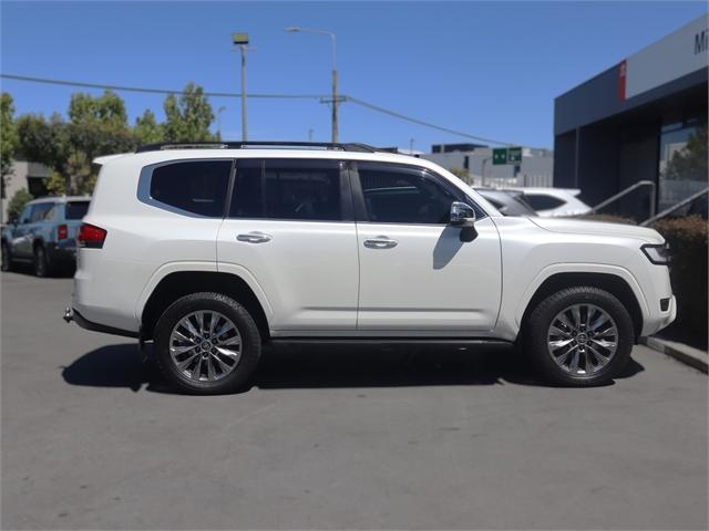 image-7, 2024 Toyota Land Cruiser Vx Limited 3.3 Turbo Dies at Christchurch
