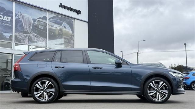 image-6, 2023 Volvo V60 NZ NEW | Cross Country B5 / 183kW A at Christchurch