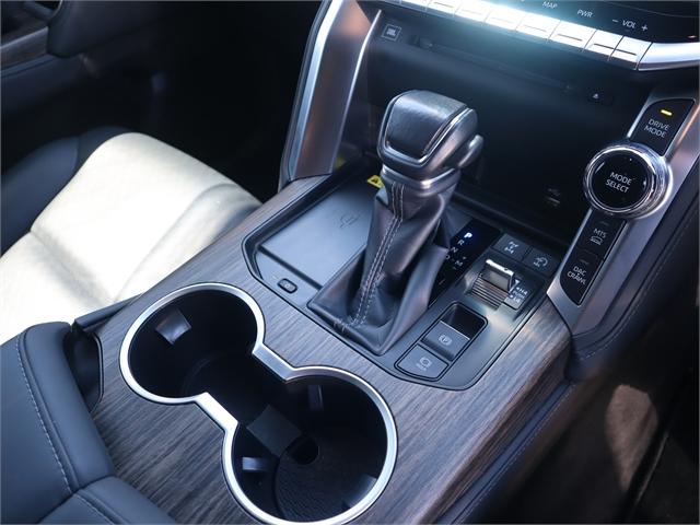 image-15, 2024 Toyota Land Cruiser Vx Limited 3.3 Turbo Dies at Christchurch