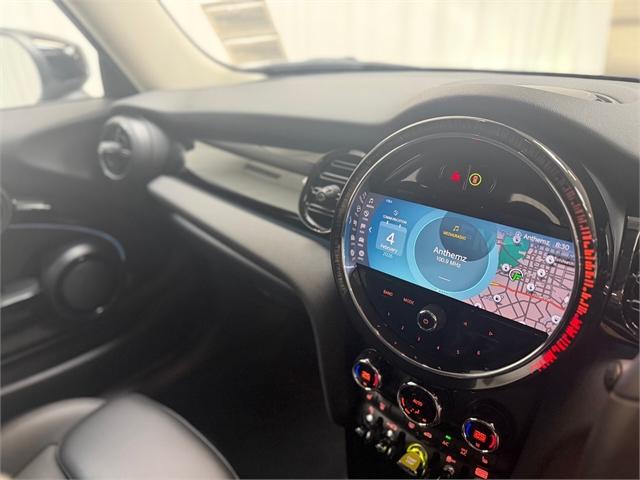 image-8, 2021 MINI Cooper SE Hatch at Christchurch