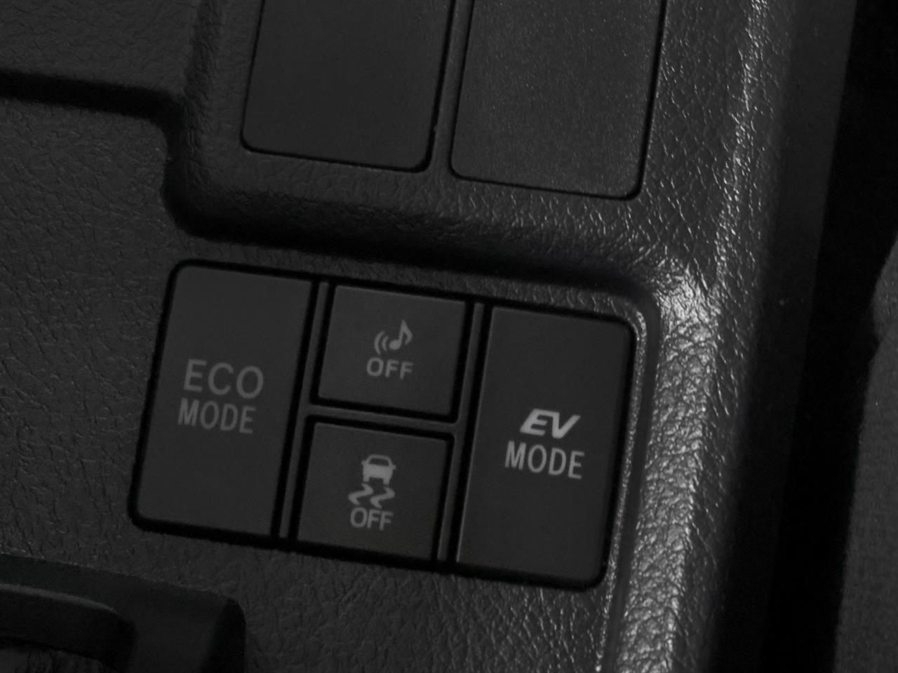 image-13, 2013 Toyota Corolla Fielder Hybrid G 'Aero Tourer' at Christchurch