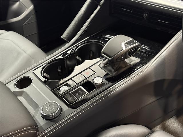image-16, 2025 Volkswagen Touareg TDI V6 at Invercargill
