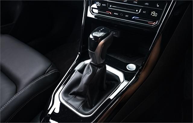 image-16, 2025 Volkswagen T-Roc R-Line 2WD Facelift Petrol B at Christchurch