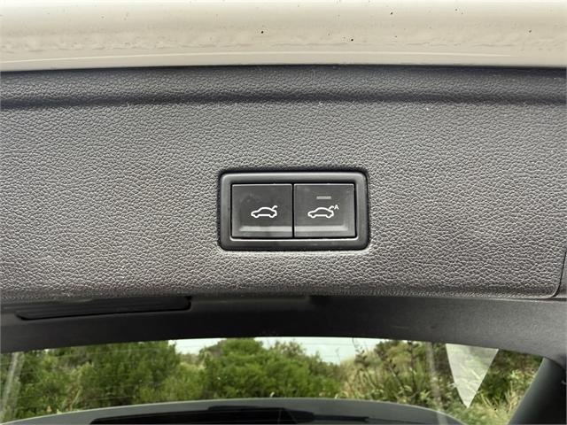 image-7, 2018 Volkswagen Touareg V6S 210kW TDI 3.0DT at Dunedin