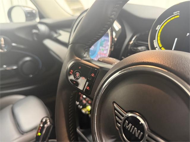 image-10, 2021 MINI Cooper SE Hatch at Christchurch