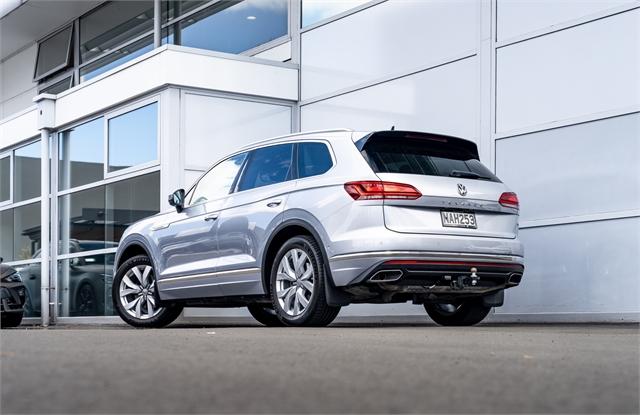 image-2, 2020 Volkswagen Touareg V6 170Kw TDI 3.0D at Christchurch