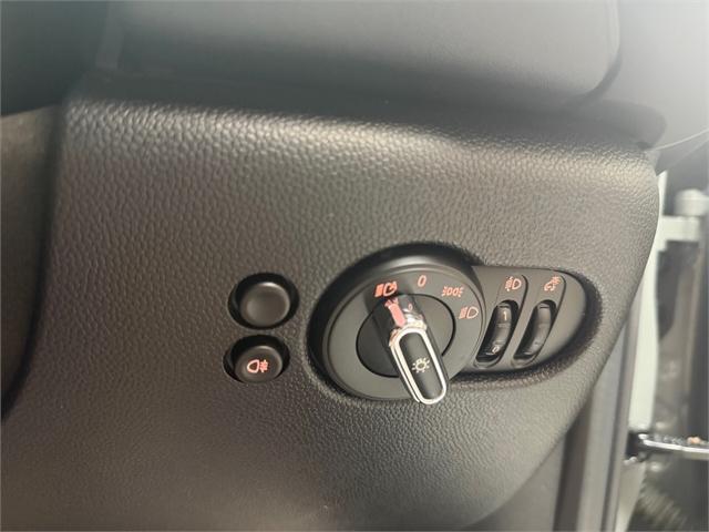 image-17, 2021 MINI Cooper SE Hatch at Christchurch