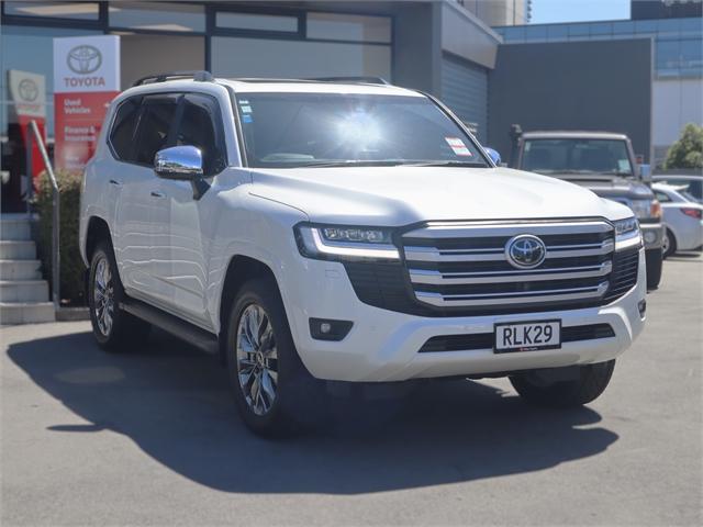 image-0, 2024 Toyota Land Cruiser Vx Limited 3.3 Turbo Dies at Christchurch