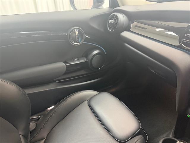 image-15, 2021 MINI Cooper SE Hatch at Christchurch