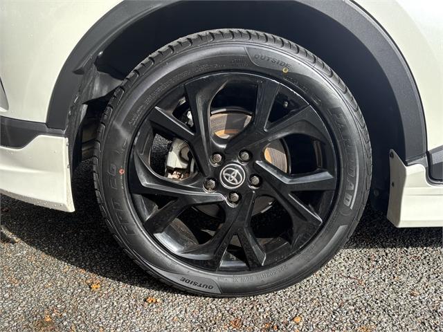 image-6, 2020 Toyota C-HR Hybrid at Christchurch