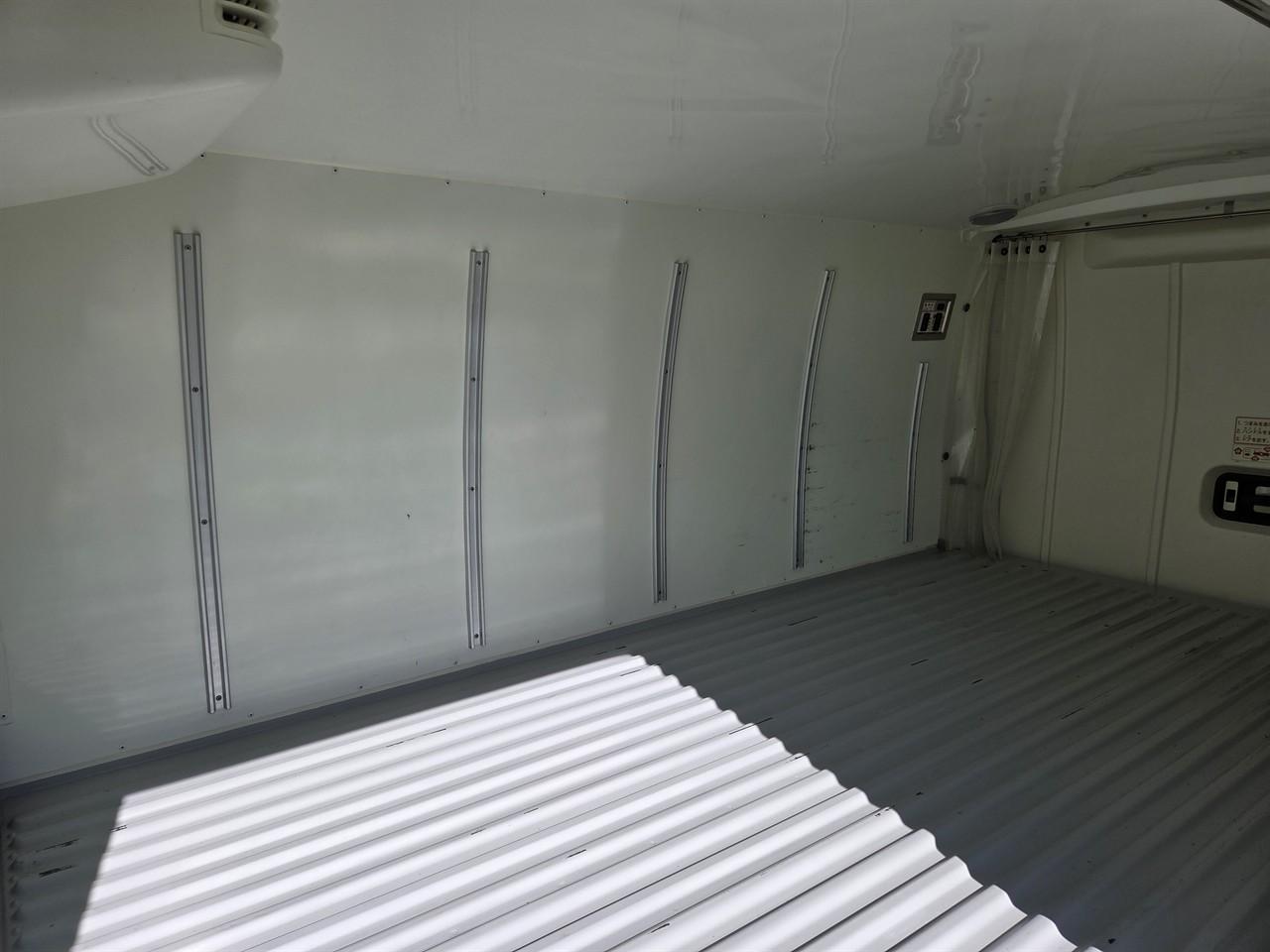 image-10, 2021 Toyota Hiace Chiller Van 2.0 VVT-i at Christchurch