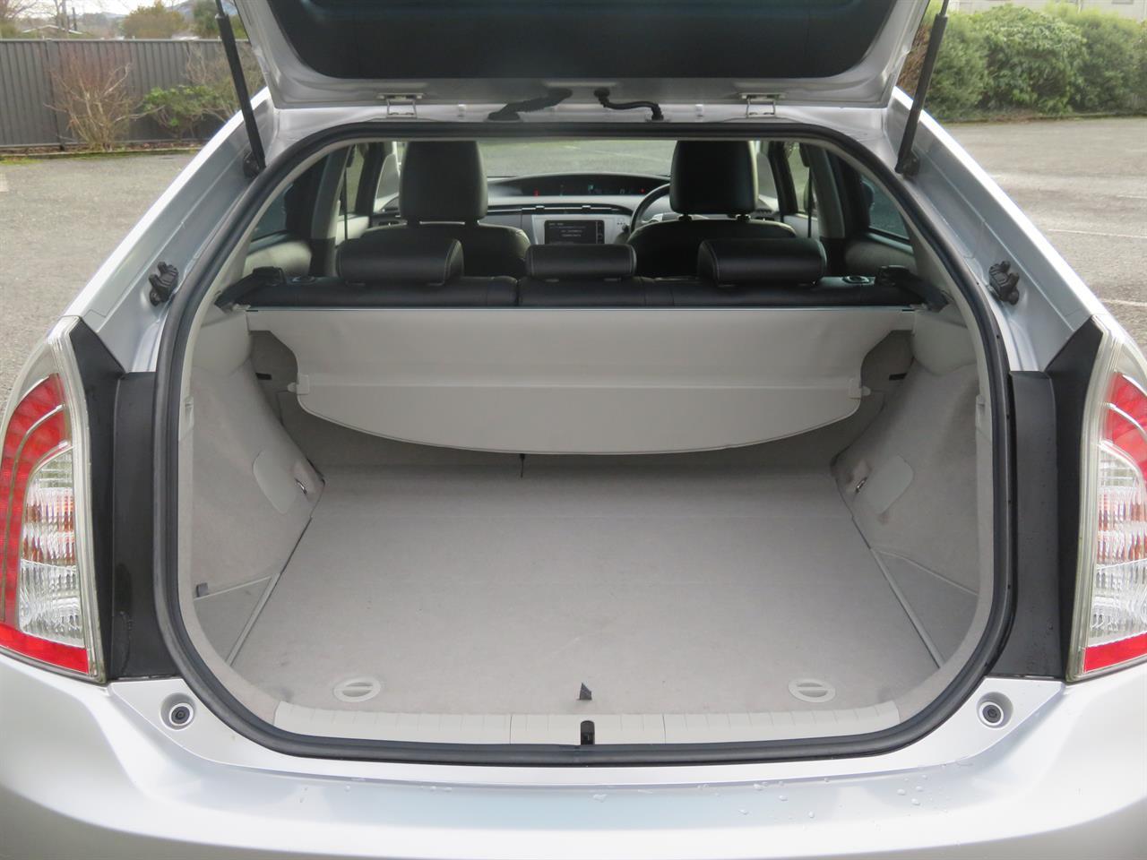 image-6, 2014 Toyota Prius AMAZING 4.2 L PER 100KM HYBRID E at Gore