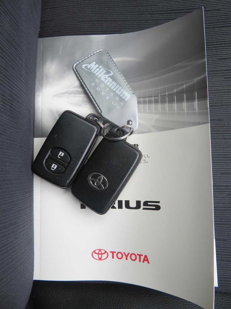 image-16, 2014 Toyota Prius AMAZING 4.2 L PER 100KM HYBRID E at Gore