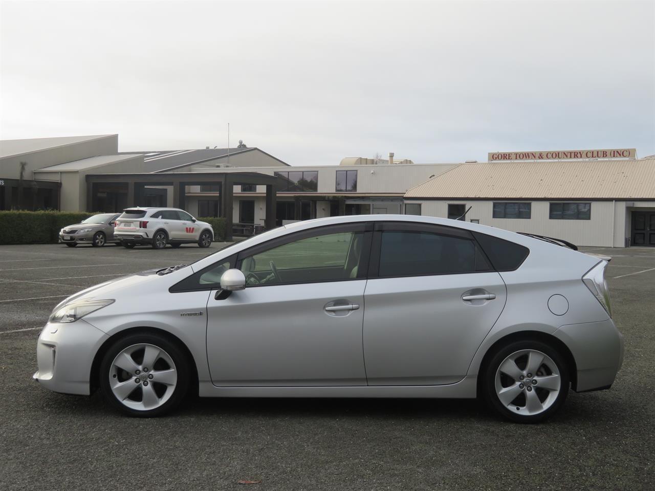 image-2, 2014 Toyota Prius AMAZING 4.2 L PER 100KM HYBRID E at Gore