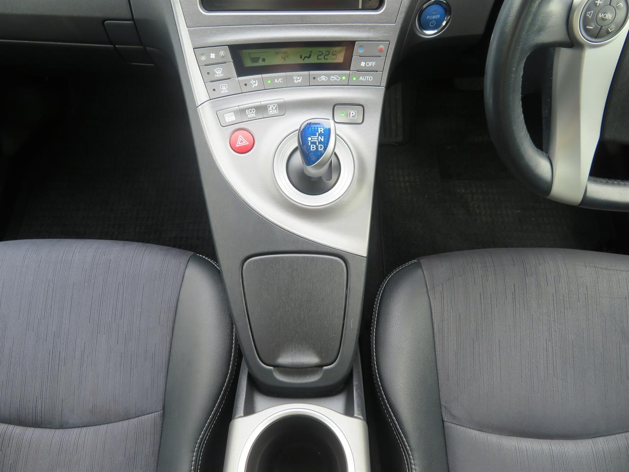image-13, 2014 Toyota Prius AMAZING 4.2 L PER 100KM HYBRID E at Gore
