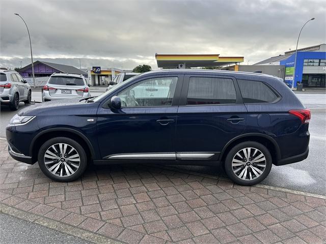 image-3, 2022 Mitsubishi Outlander LS 2.4P/Cvt at Invercargill