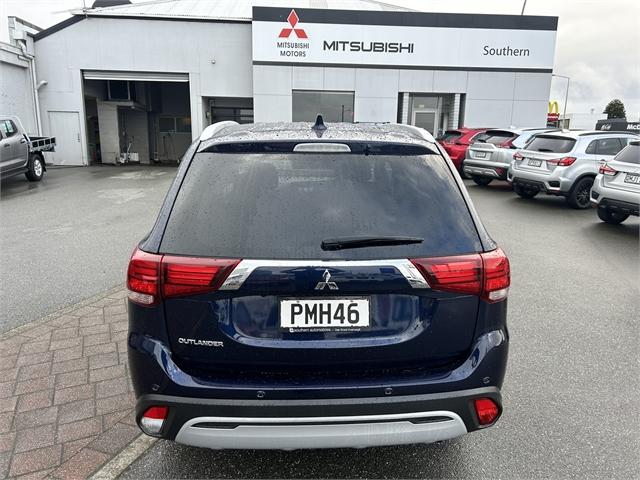 image-7, 2022 Mitsubishi Outlander LS 2.4P/Cvt at Invercargill