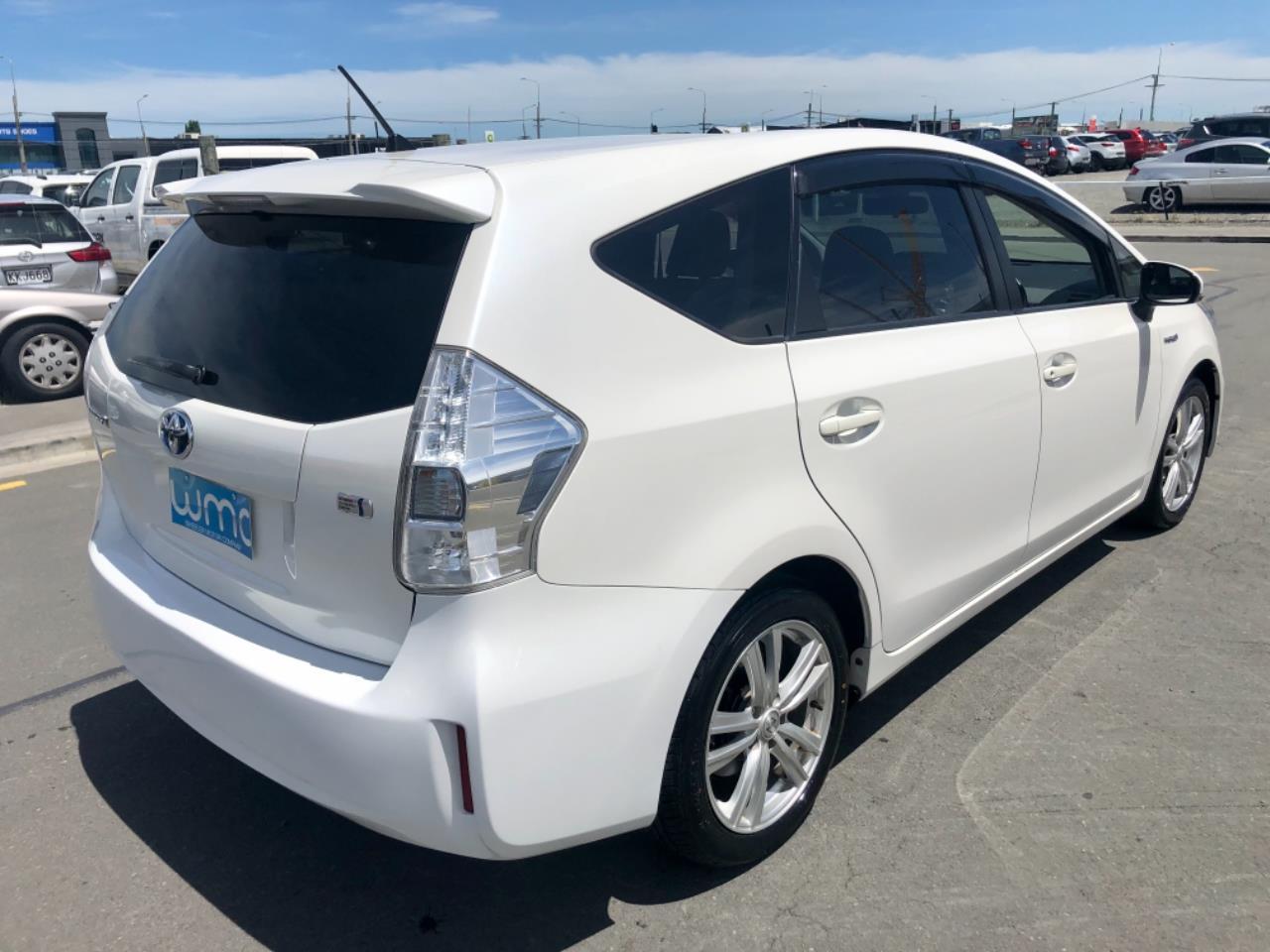 2012 Toyota Prius Alpha 'G' 7Seater Hybrid on handshake