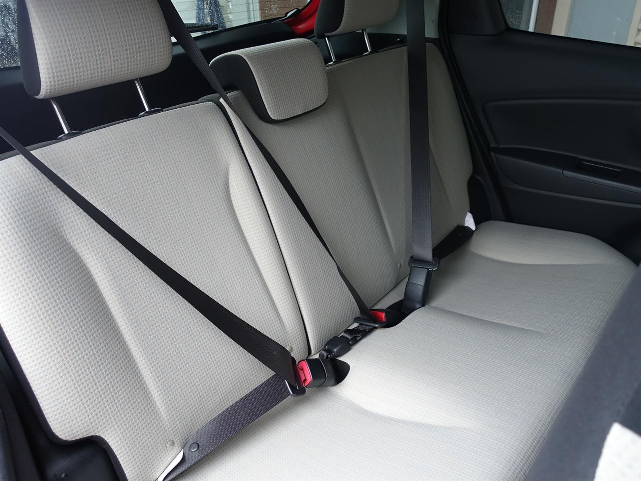 image-7, 2015 Toyota Vitz F at Dunedin