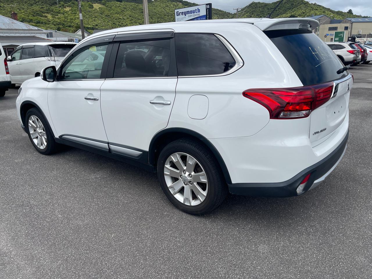 image-6, 2015 Mitsubishi Outlander 4WD 7 Seater at Greymouth