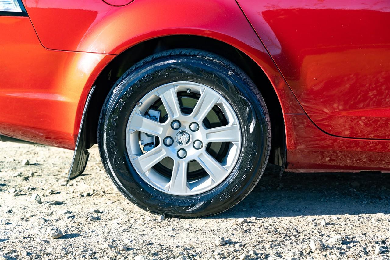 image-10, 2011 Holden Commodore SPORTWGN OMEGA AT at Dunedin