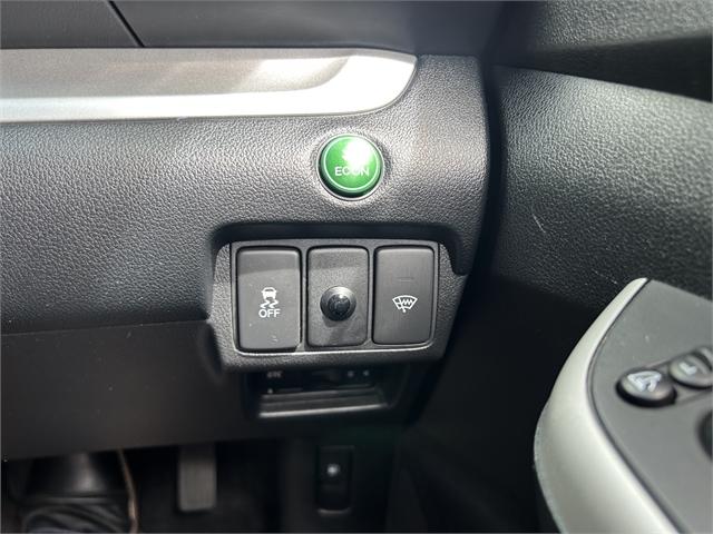 image-13, 2012 Honda CR-V at Christchurch