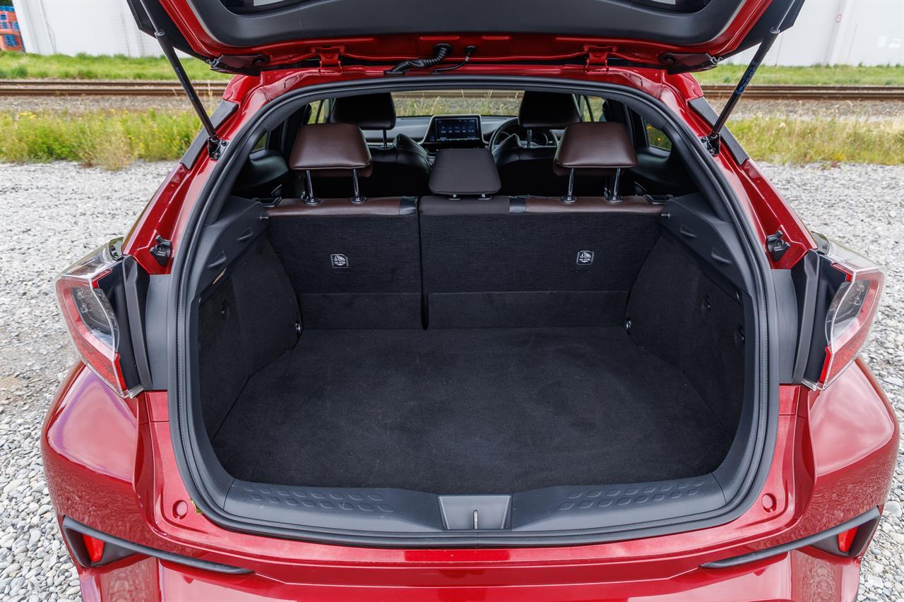 image-8, 2017 Toyota C-HR (CHR) Hybrid G at Christchurch