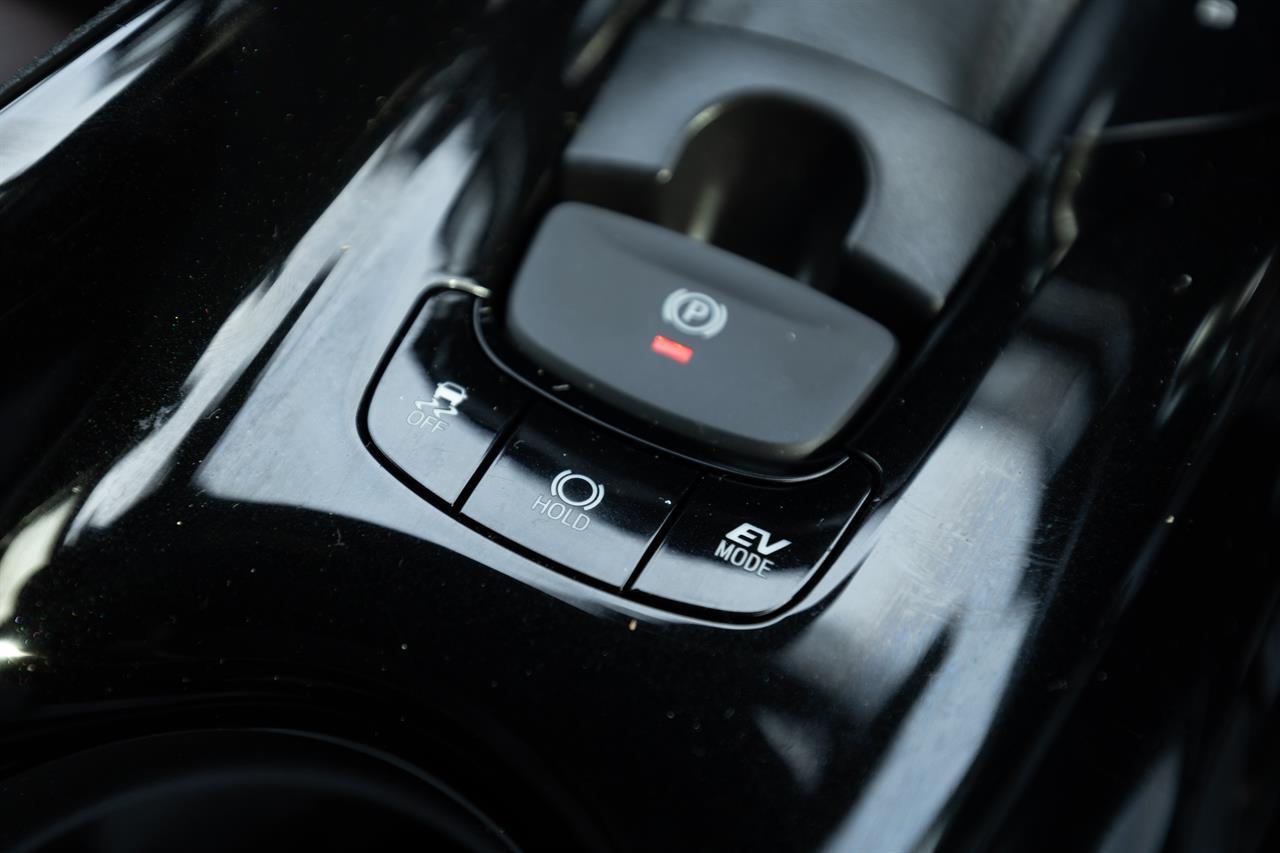 image-16, 2018 Toyota C-HR (CHR) Hybrid G at Christchurch