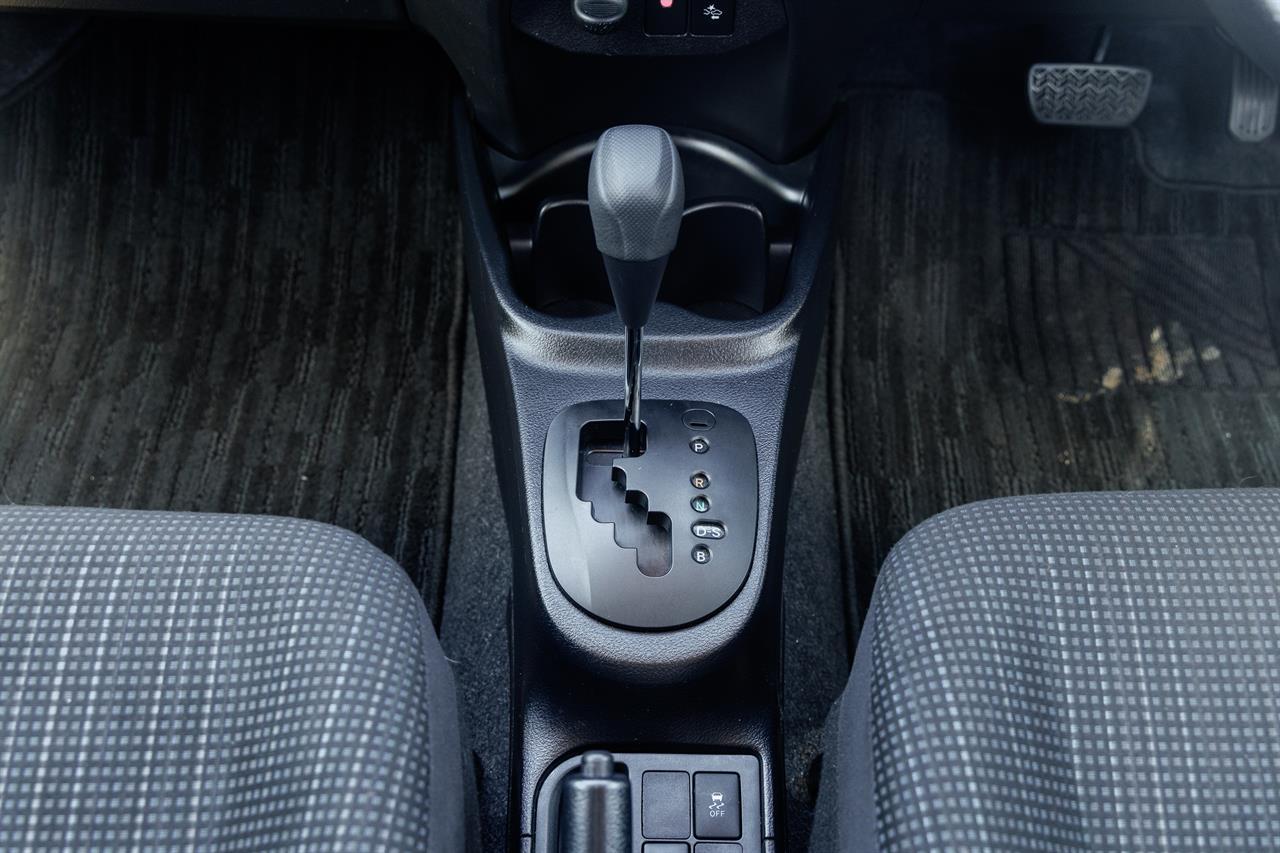 image-16, 2015 Toyota Vitz at Christchurch