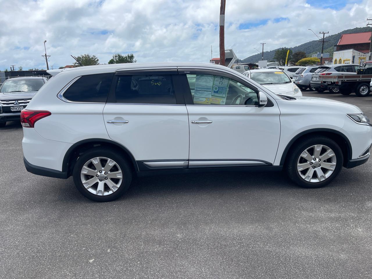 image-3, 2015 Mitsubishi Outlander 4WD 7 Seater at Greymouth