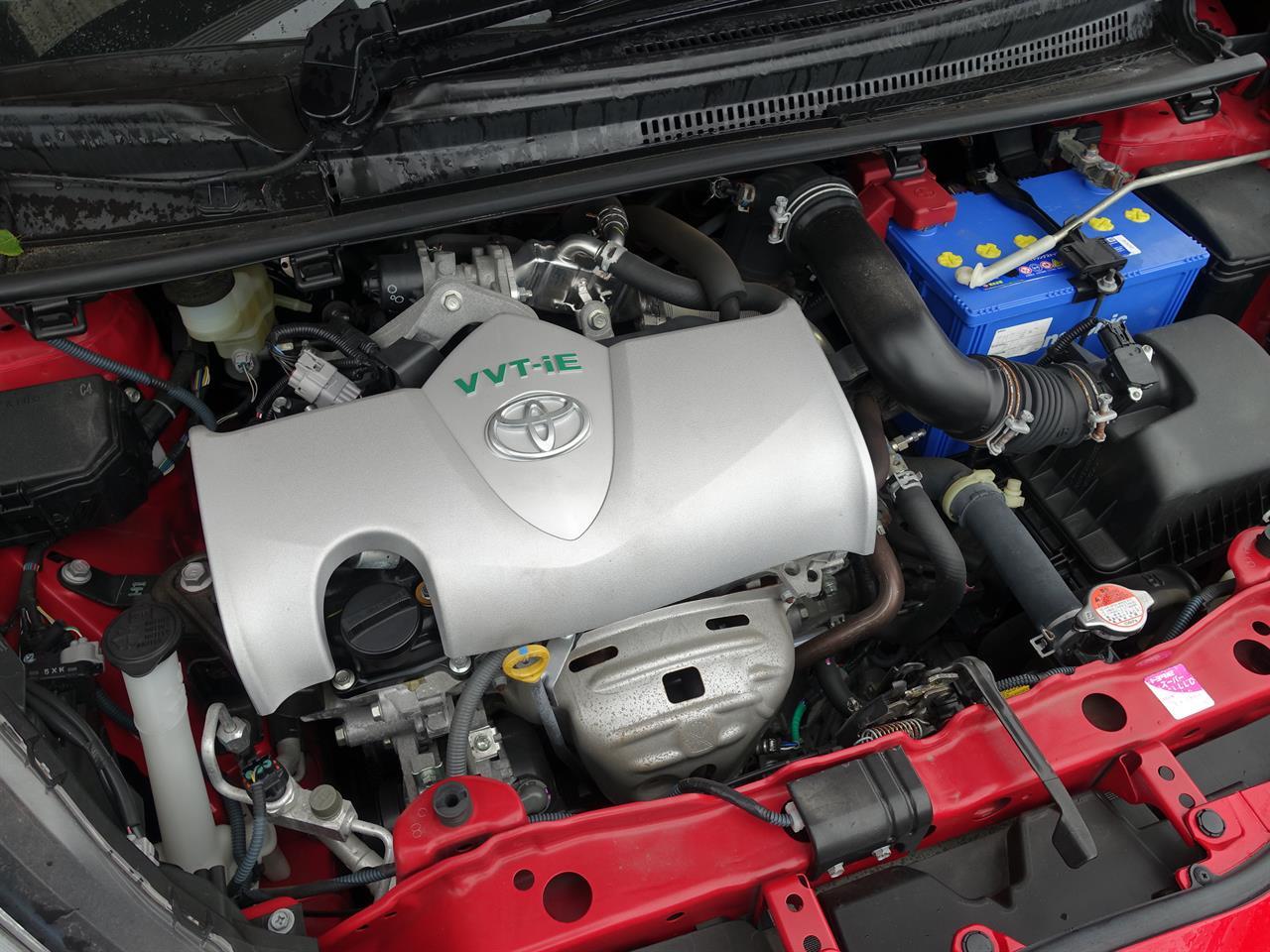 image-10, 2015 Toyota Vitz F at Dunedin