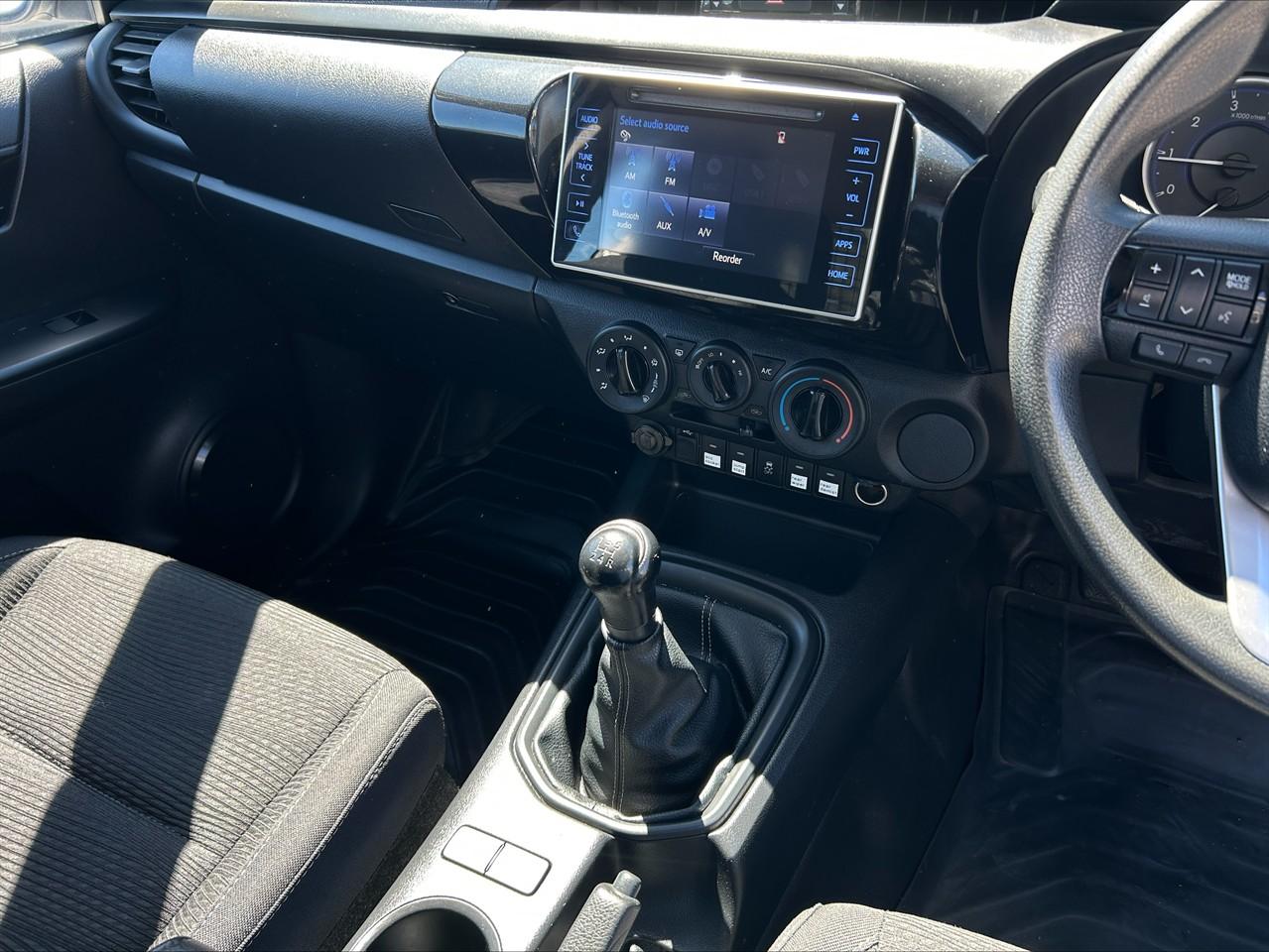 image-14, 2018 Toyota Hilux S TD EC 2.8D/5MT/UT at Waimakariri