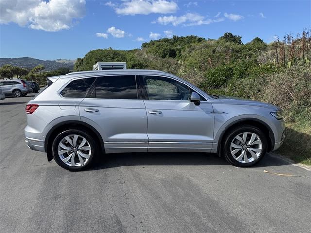 image-3, 2020 Volkswagen Touareg V6 170KW TDI 3.0DT at Dunedin