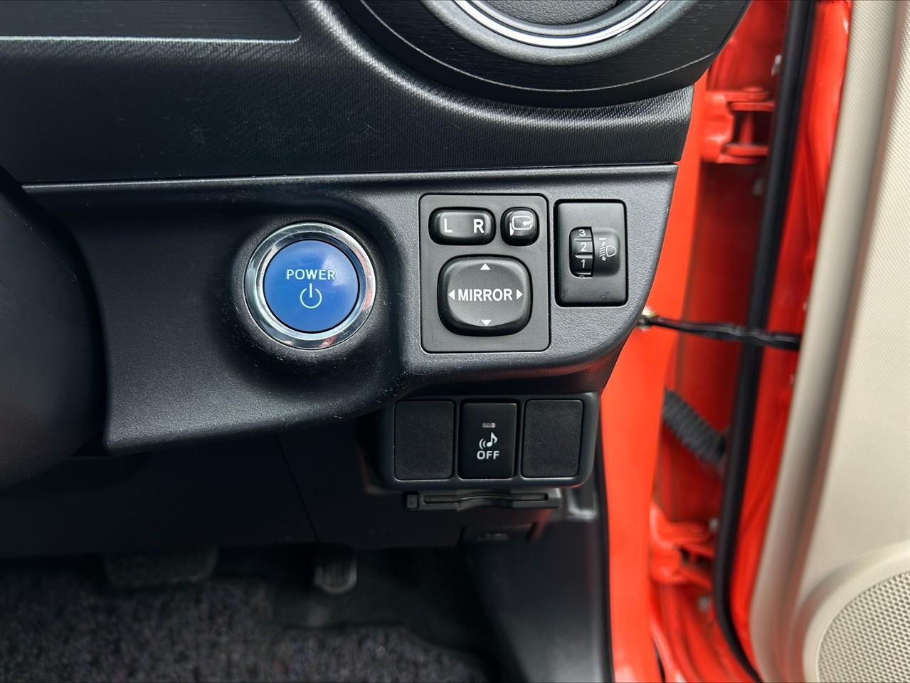 image-10, 2013 Toyota AQUA G at Waimakariri