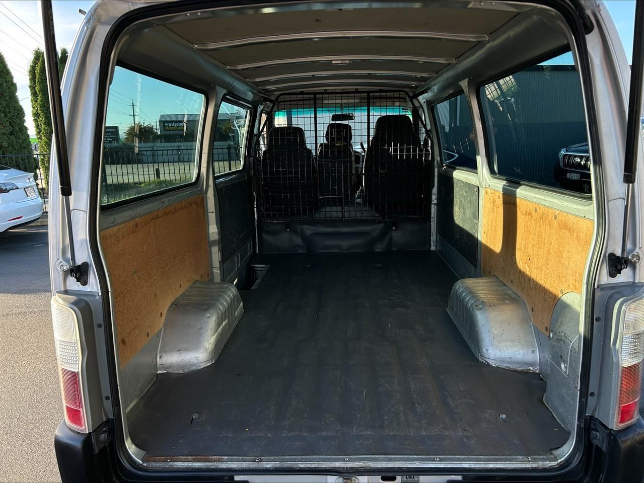 image-5, 2008 Nissan Caravan at Waimakariri